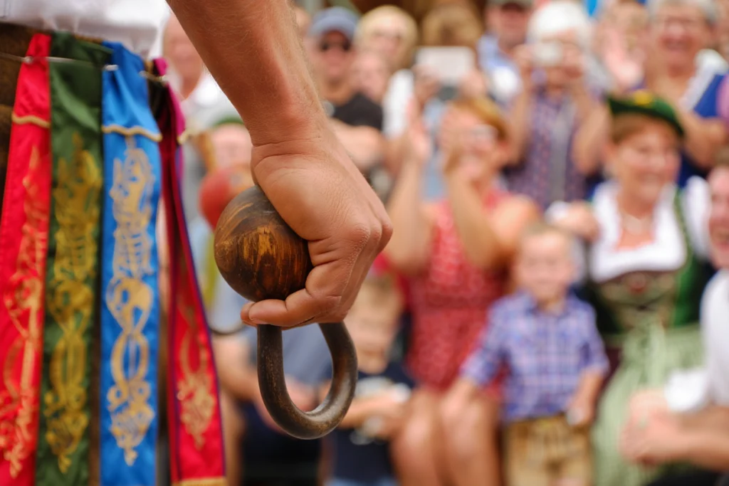 Documenting Bavarian Games at Festivals: Scoring, Profiles and Photos